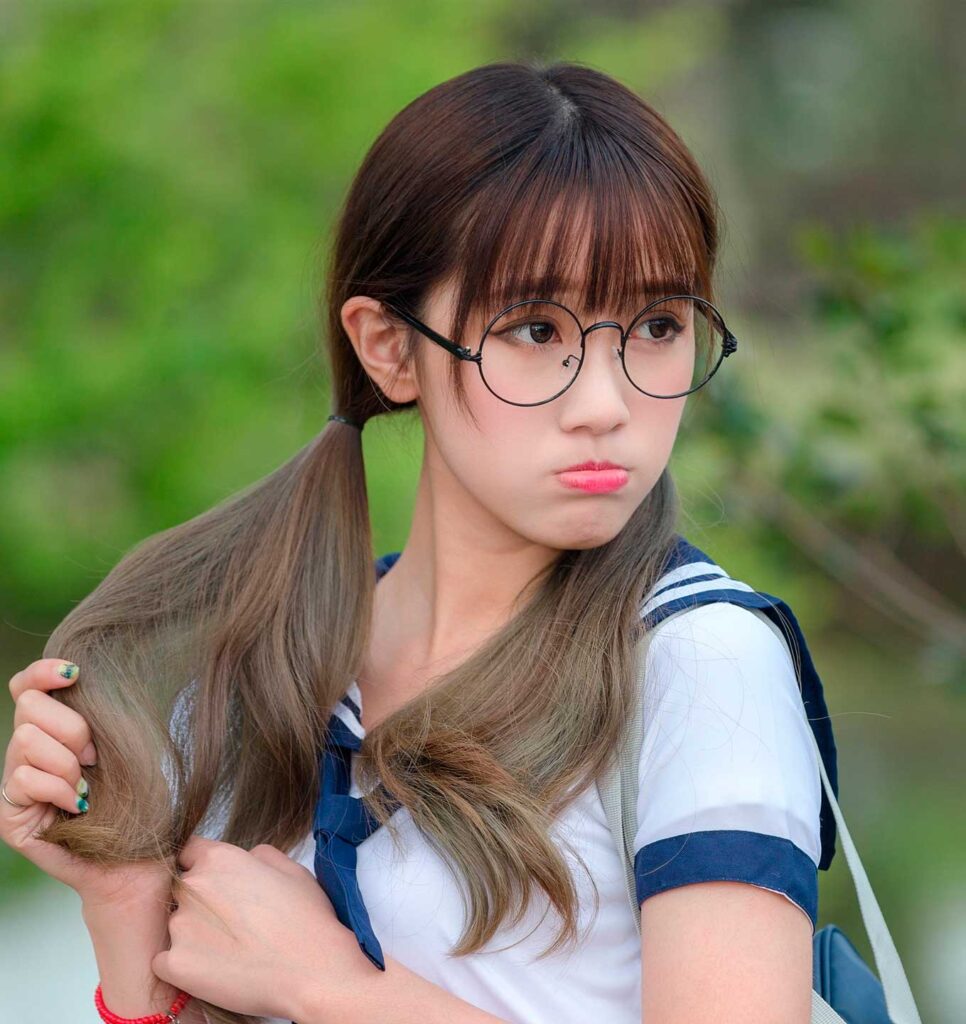 Que mala onda, en Japón las mujeres tienen prohibido usar lentes y zapatos bajos en el trabajo! | #Curiosidades