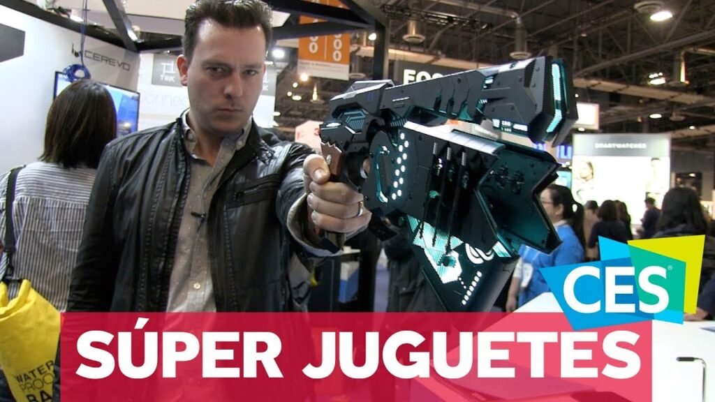 El buen @japonton muestra la #Dominator de #PsychoPass y la #Elucidator de #SwordArtOnline